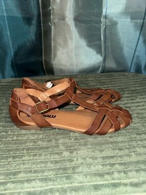 Women's Brown Strappy Flat Sandals